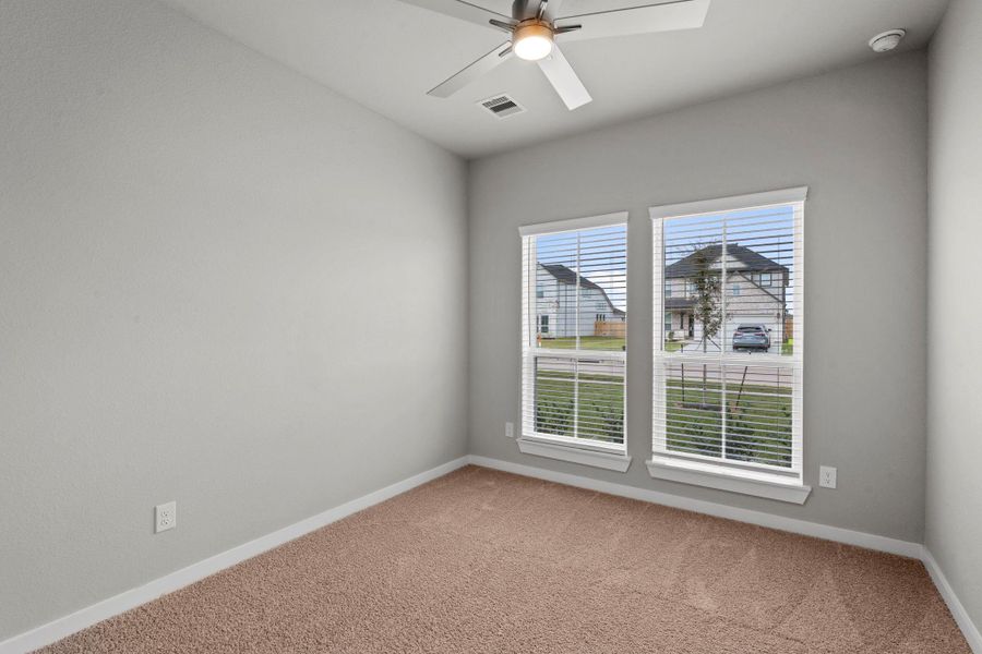 Spacious, unfurnished interior of a new home in Briarwood Crossing, Rosenberg (Image 34).