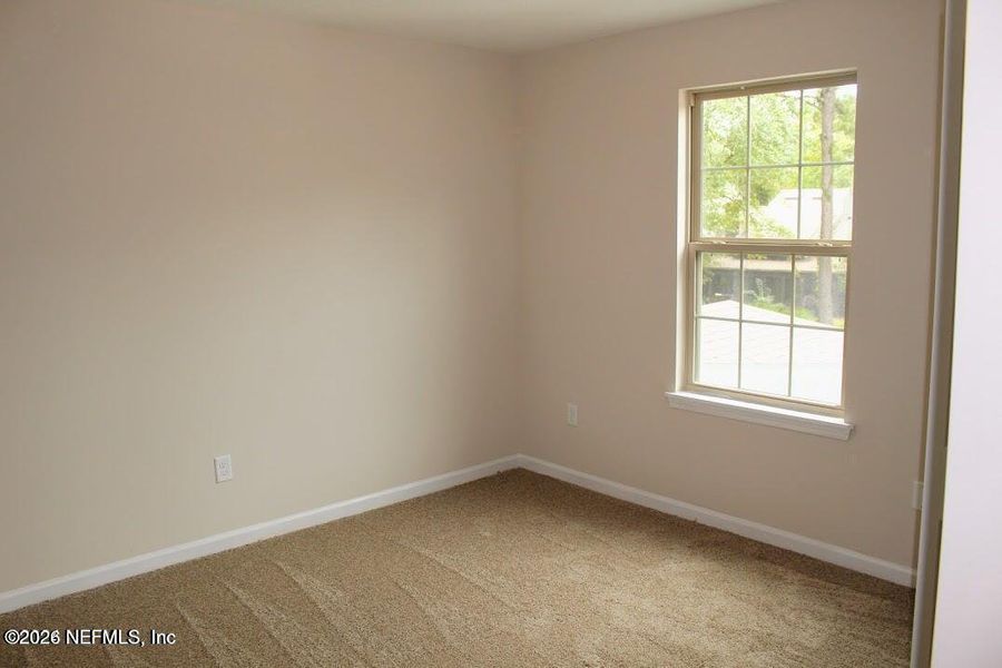 Spacious, unfurnished interior of a new home in , Middleburg (Image 18).