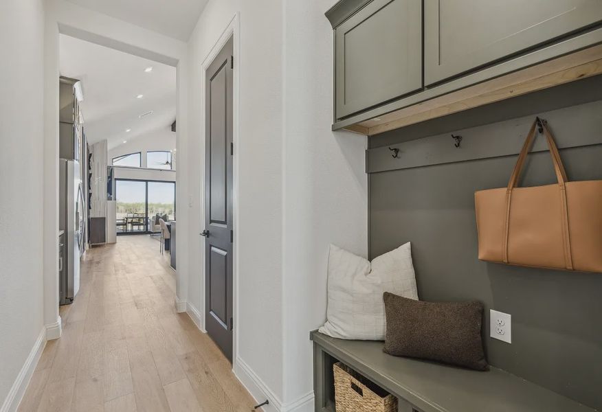 Plan 5039 Valet - Staged - 17 of 22