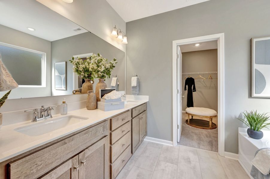 Owner's Bathroom Owner's Bathroom