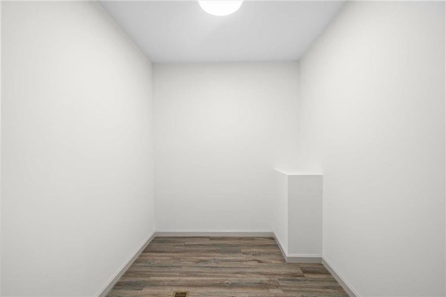 Spacious, unfurnished interior of a new home in , Dalton (Image 15).