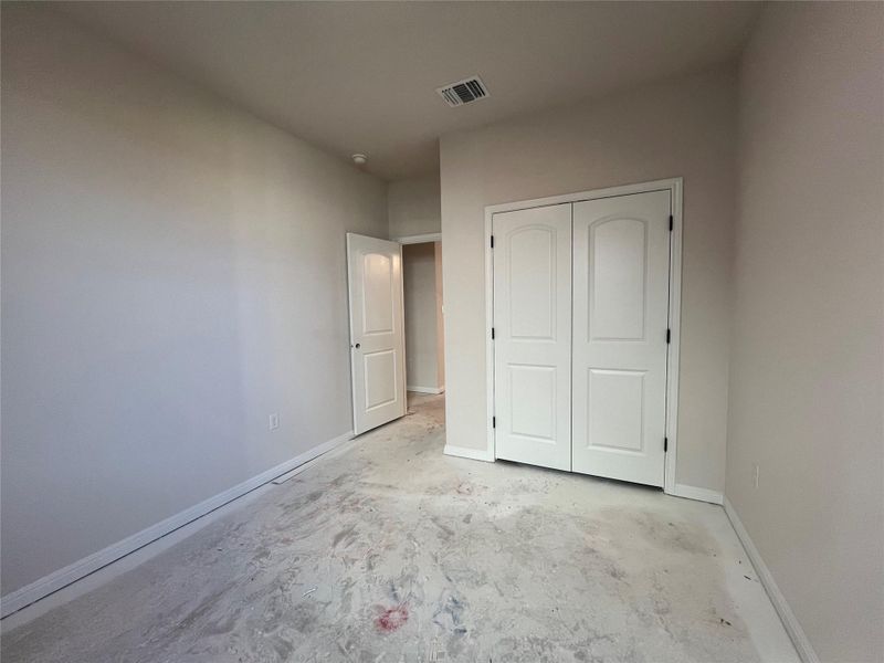 Image 29 of a home in Rolling Glen.