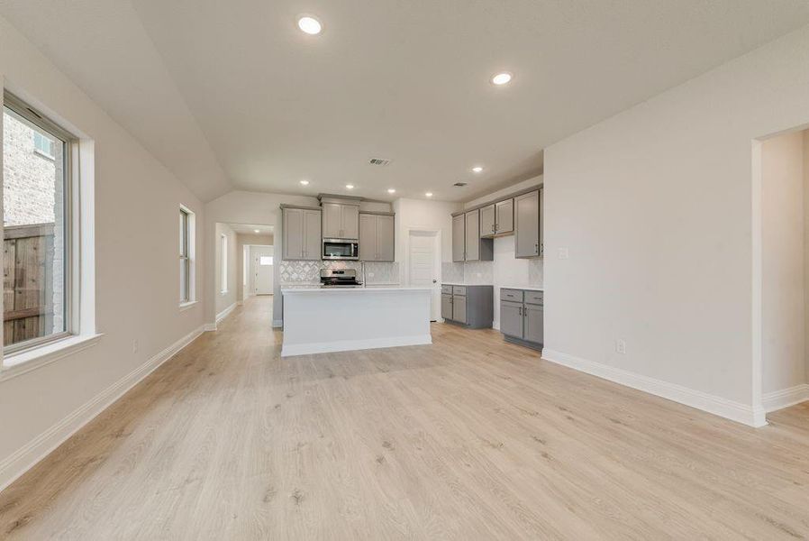 Spacious, unfurnished interior of a new home in Walden Pond, Forney (Image 19). Spacious, unfurnished interior of a new home in Walden Pond, Forney (Image 19).