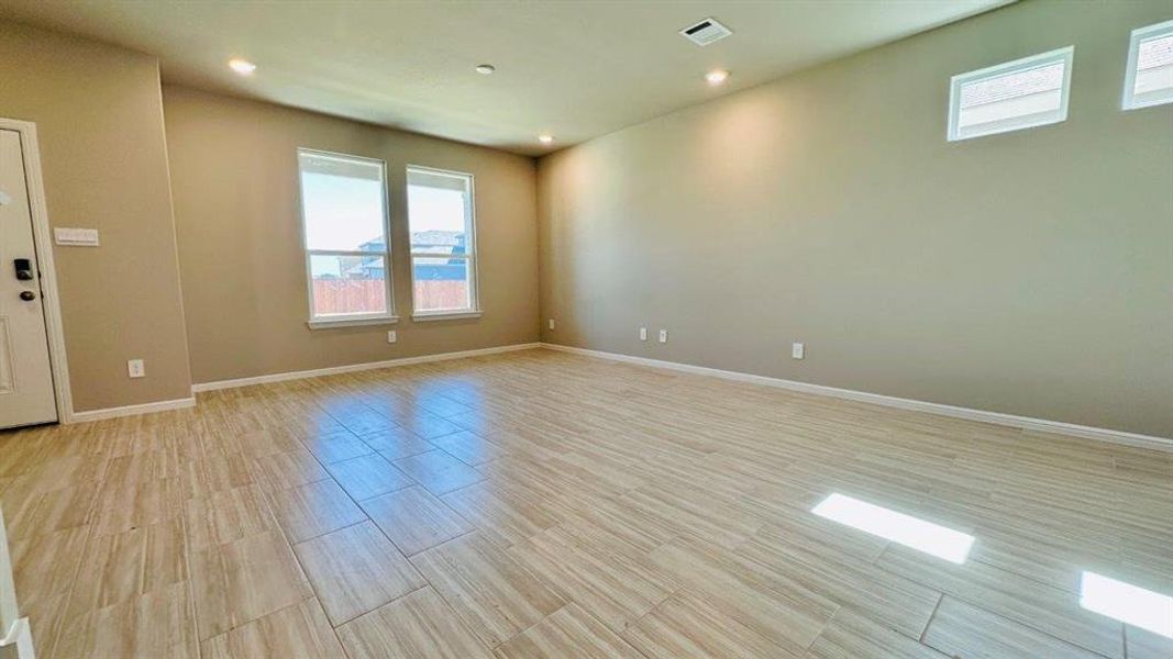 Spacious, unfurnished interior of a new home in Orchard Village, Fort Worth (Image 10). Spacious, unfurnished interior of a new home in Orchard Village, Fort Worth (Image 10).
