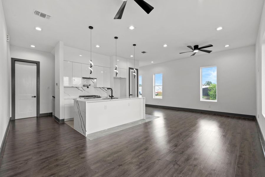 Image 28 of a home in . Image 28 of a home in .