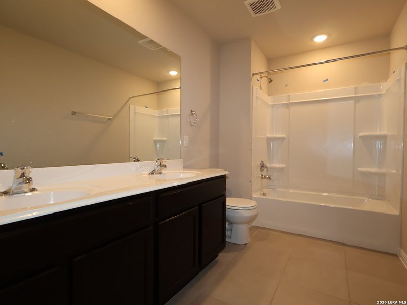 Furnished interior view inside a new home in Mesquite Ridge, San Antonio (Image 8). Furnished interior view inside a new home in Mesquite Ridge, San Antonio (Image 8).