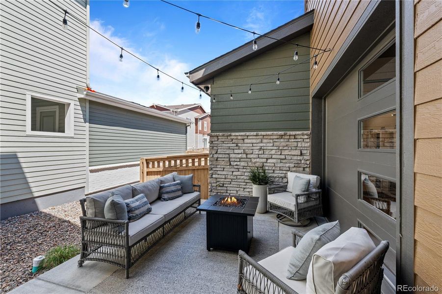Front exterior of a new home in Painted Prairie, Aurora, CO, highlighting curb appeal (Image 21). Front exterior of a new home in Painted Prairie, Aurora, CO, highlighting curb appeal (Image 21).