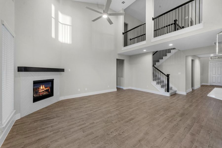 Spacious, unfurnished interior of a new home in Briarwood Crossing, Rosenberg (Image 33).