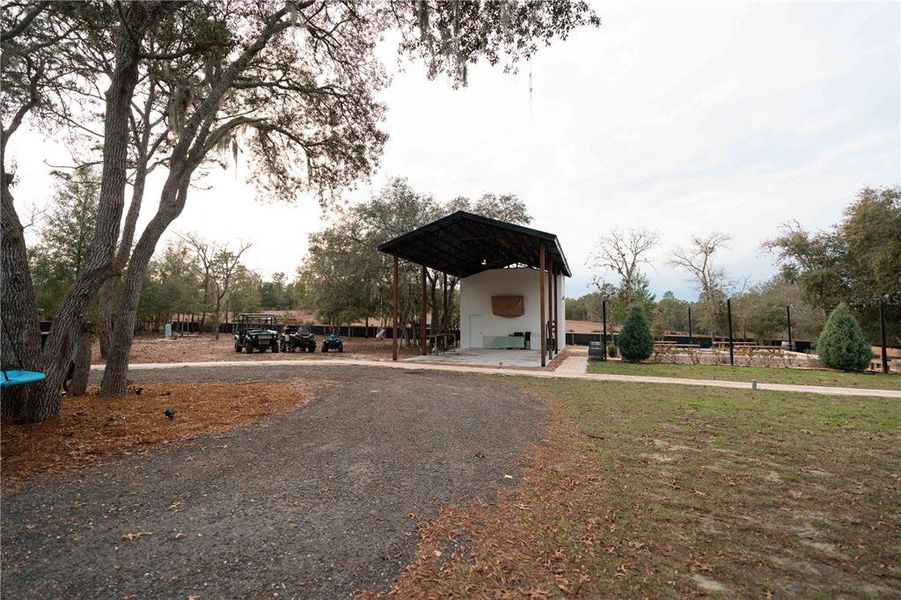 Community amenities in , Bronson (Image 40).