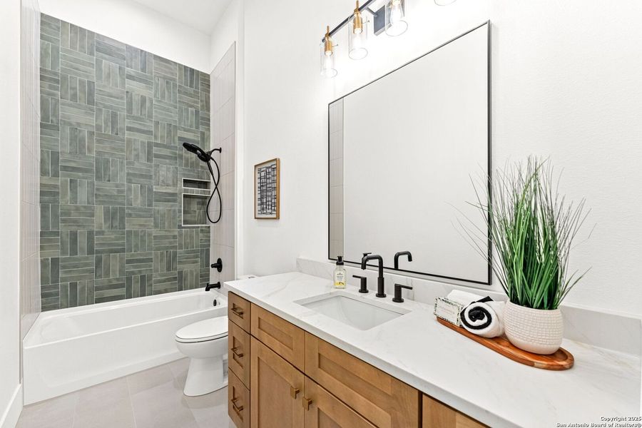 Furnished interior view inside a new home in , Bandera (Image 6).