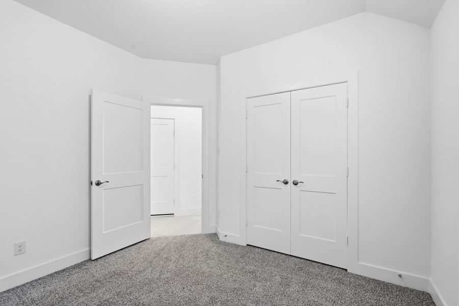 Spacious, unfurnished interior of a new home in Meridiana, Manvel (Image 16).