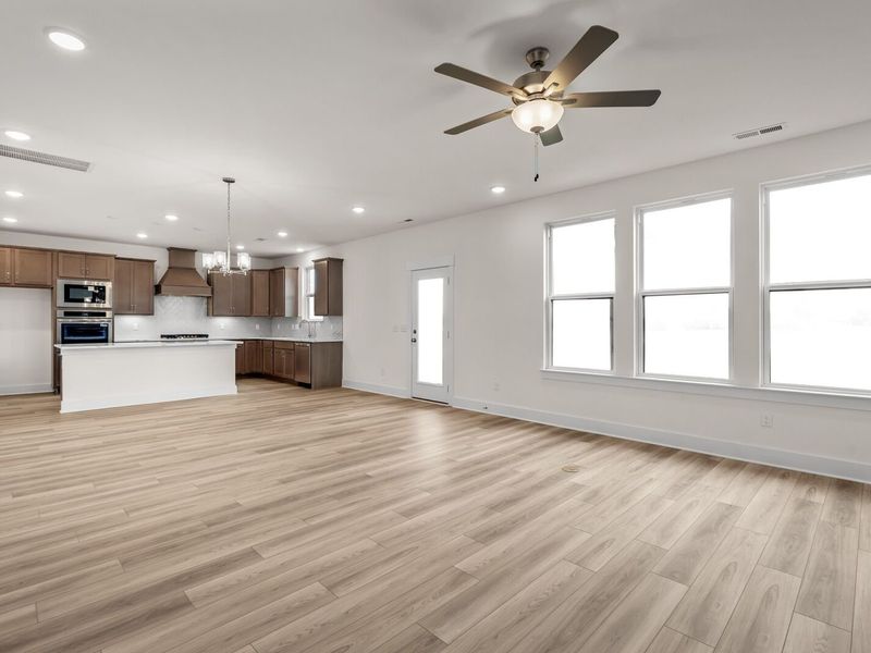 Spacious, unfurnished interior of a new home in Benders Cove, Mount Juliet (Image 38).