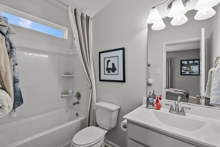 The Waring III- Bedroom 5 En Suite Bathroom