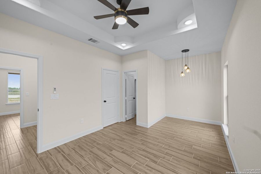 Spacious, unfurnished interior of a new home in , Floresville (Image 28).