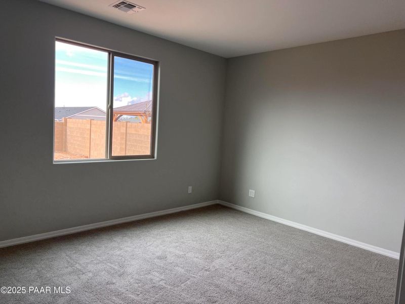 Spacious, unfurnished interior of a new home in North Ridge at Pronghorn Ranch, Prescott Valley (Image 6).