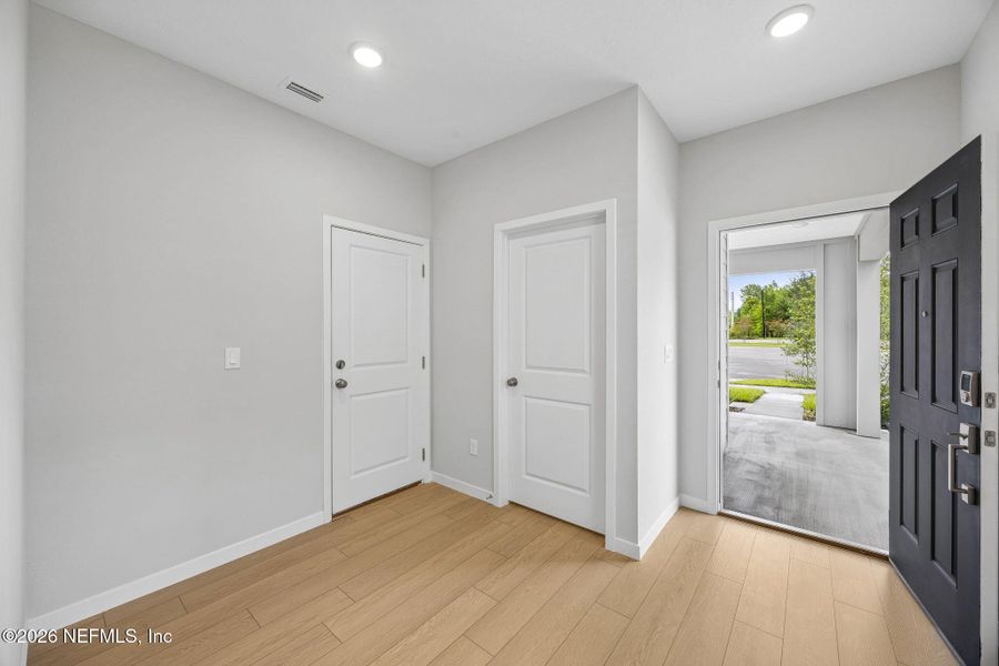 Spacious, unfurnished interior of a new home in Concourse Crossing, Fernandina Beach (Image 20). Spacious, unfurnished interior of a new home in Concourse Crossing, Fernandina Beach (Image 20).