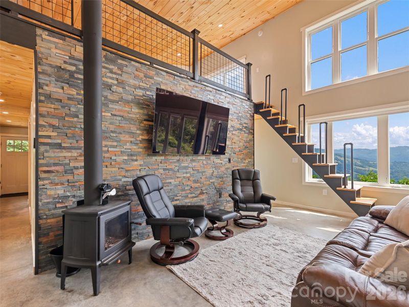 Exterior details and patio area of a home in , Clyde (Image 14).