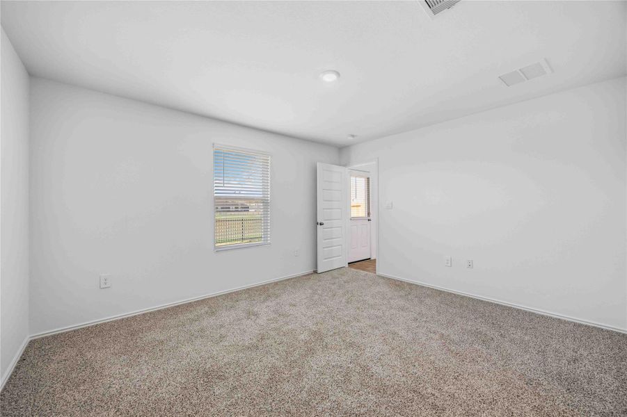 Spacious, unfurnished interior of a new home in Garver Heights, Houston (Image 15). Spacious, unfurnished interior of a new home in Garver Heights, Houston (Image 15).
