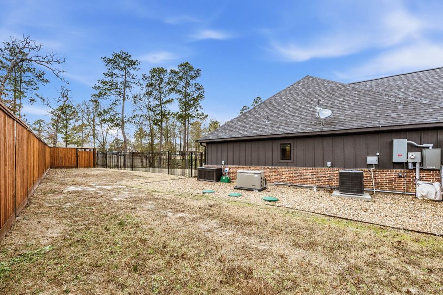 Exterior details and patio area of a home in , Huntsville (Image 29).