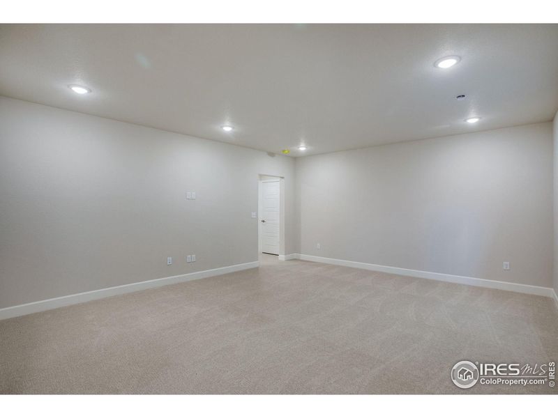 Spacious, unfurnished interior of a new home in , Berthoud (Image 26).