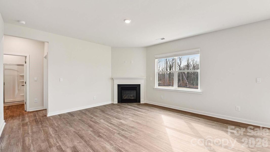 Spacious, unfurnished interior of a new home in Sonoma Hills, Charlotte (Image 12).