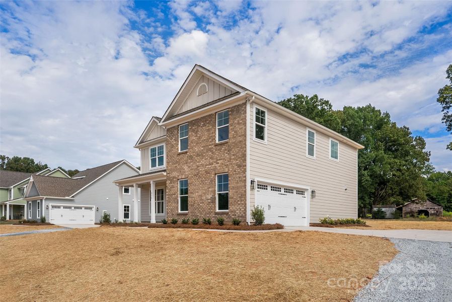 Exterior details and patio area of a home in , Monroe (Image 2).