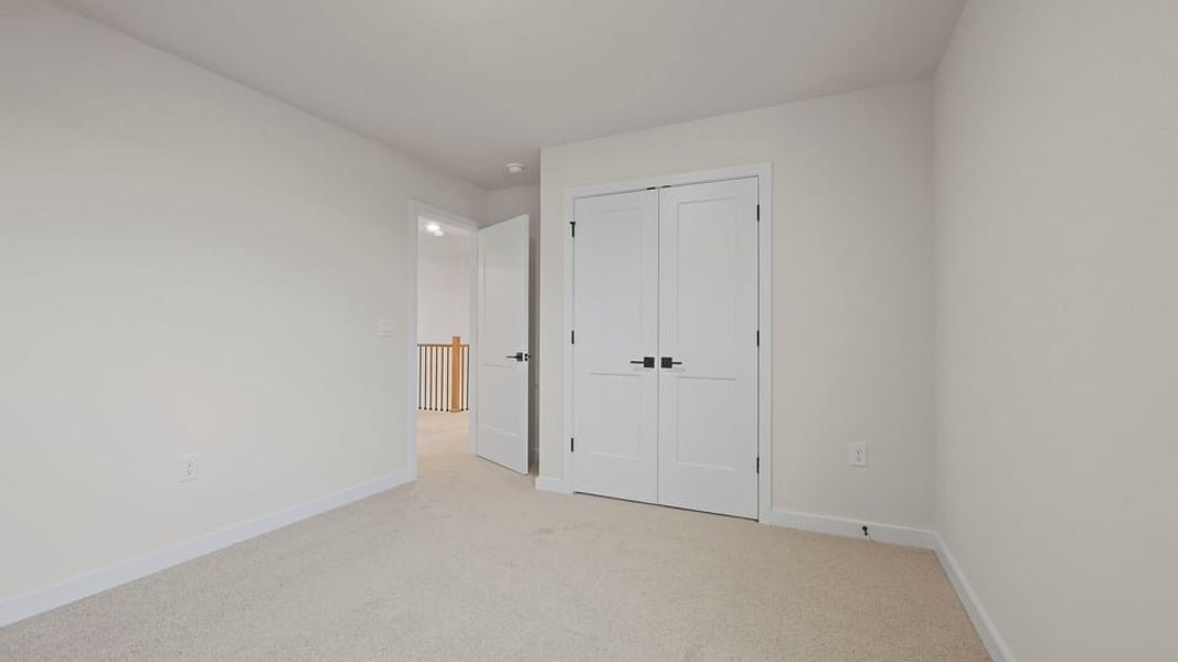 Spacious, unfurnished interior of a new home in Cottonwood Ridge, Piedmont (Image 32).