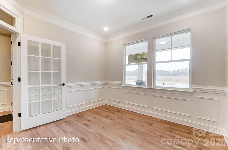 Spacious, unfurnished interior of a new home in Rone Creek, Waxhaw (Image 13).