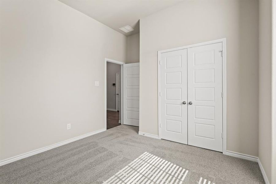 Spacious, unfurnished interior of a new home in Rocky Creek Crossing, Fort Worth (Image 23).