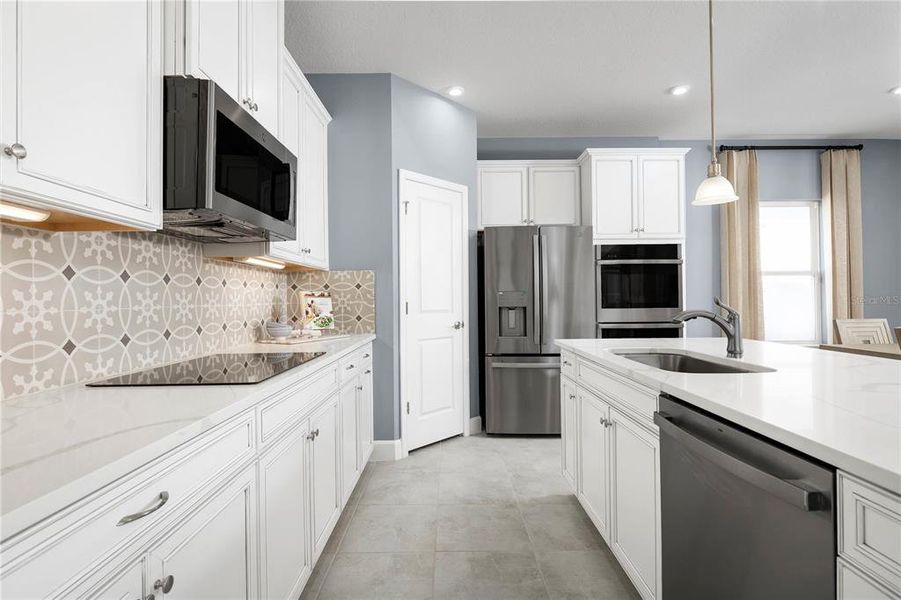 Furnished interior view inside a new home in Avalon Woods, Lakewood Ranch (Image 19).