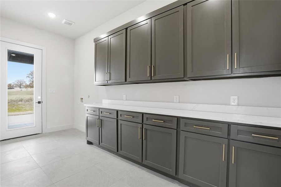 Furnished interior view inside a new home in , Burleson (Image 13).
