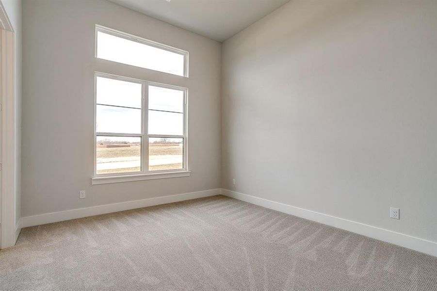 Spacious, unfurnished interior of a new home in Waterfall Ranch, Waxahachie (Image 28).