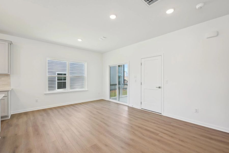 Representative images and renderings are for illustrative purposes. Actual structural options and design finishes of home may vary. Representative images and renderings are for illustrative purposes. Actual structural options and design finishes of home may vary.