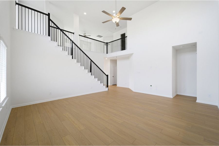 Spacious, unfurnished interior of a new home in Saddlebrook Estates, Waxahachie (Image 51). Spacious, unfurnished interior of a new home in Saddlebrook Estates, Waxahachie (Image 51).