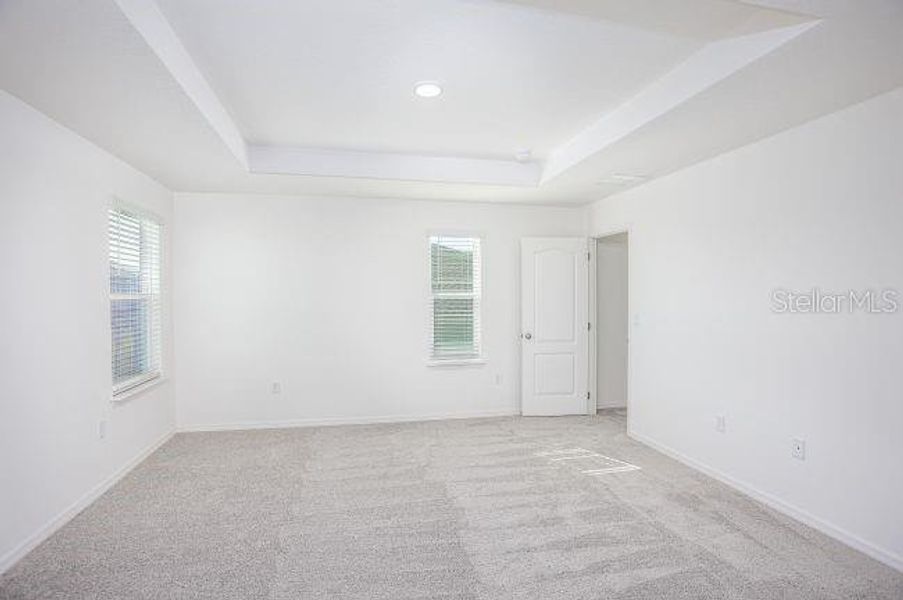 Spacious, unfurnished interior of a new home in Oakhaven Walk, Gainesville (Image 15).