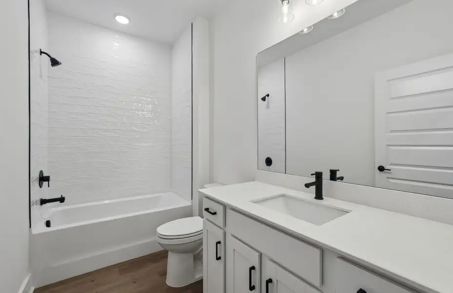 Furnished interior view inside a new home in Del Webb Barton Village, Lebanon (Image 13).