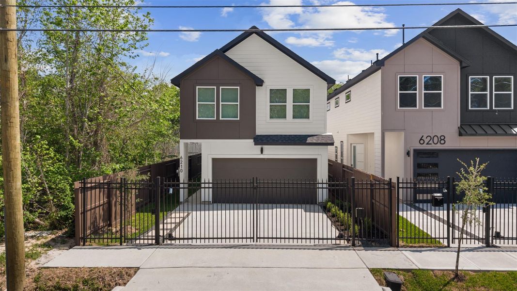 Front exterior of a new home in , Houston, TX, highlighting curb appeal (Image 21).