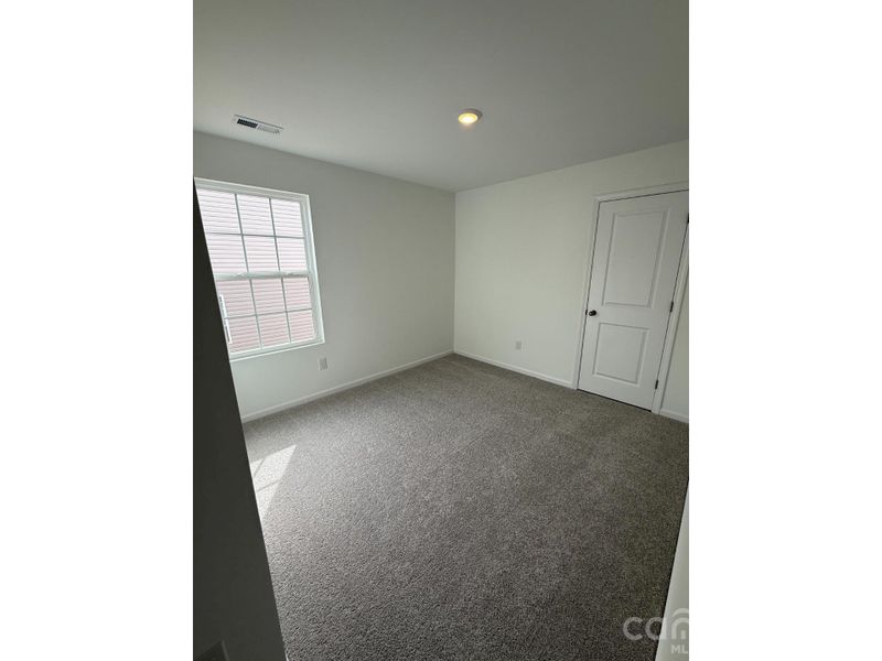 Spacious, unfurnished interior of a new home in Cleveland Hill, Shelby (Image 9).