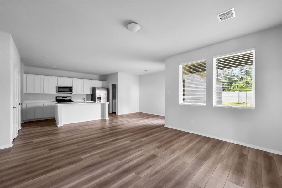 Spacious, unfurnished interior of a new home in Saint Tropez, Houston (Image 18). Spacious, unfurnished interior of a new home in Saint Tropez, Houston (Image 18).