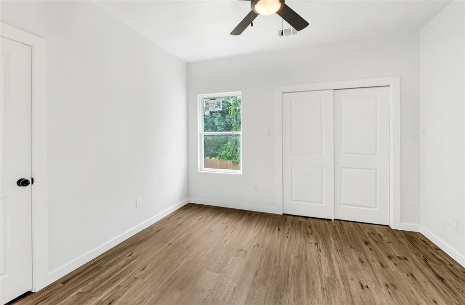 Ideal for guests, nursery, or home office. Ideal for guests, nursery, or home office.