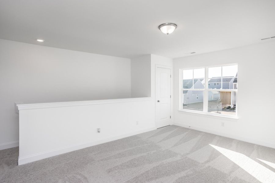Spacious, unfurnished interior of a new home in Daniel Farms, Benson (Image 20).