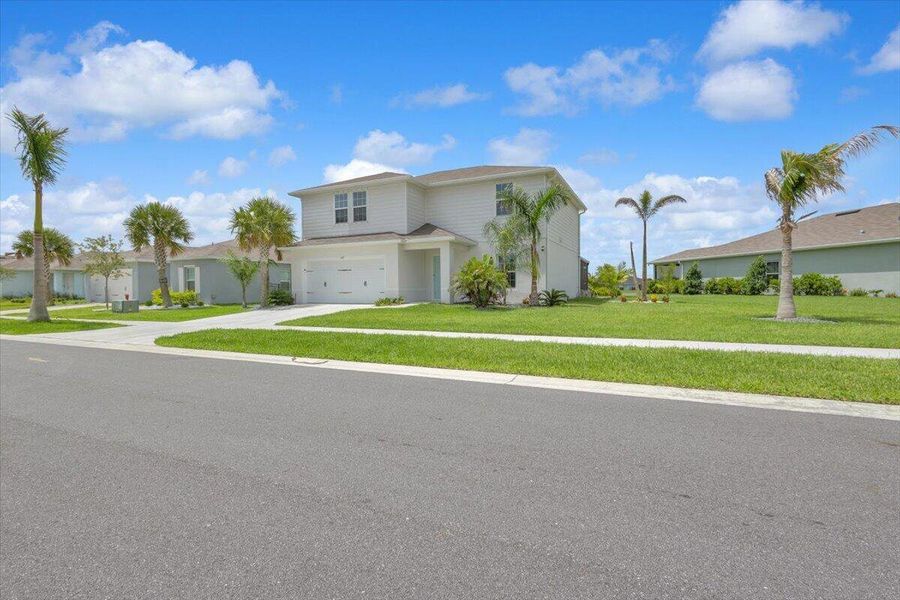 Corner lot with community sidewalks