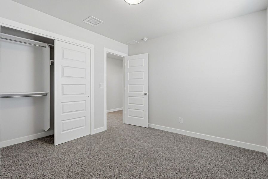 Spacious, unfurnished interior of a new home in Emerald Estates, El Paso (Image 28).