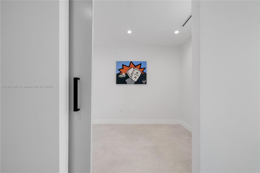 Spacious, unfurnished interior of a new home in , Fort Lauderdale (Image 50).