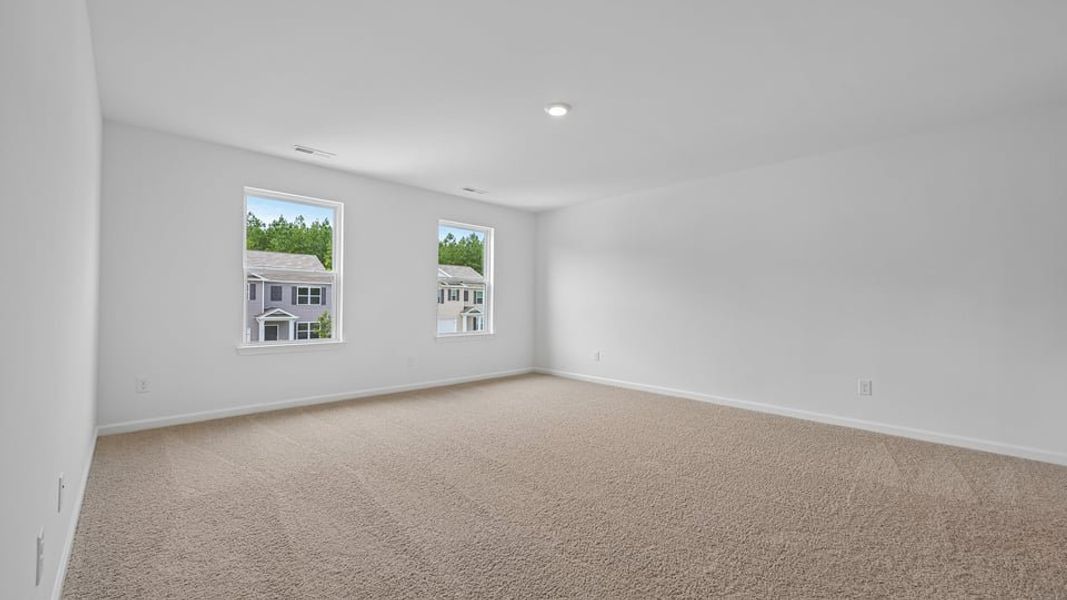 Spacious, unfurnished interior of a new home in Mangum Farms, Stem (Image 20).