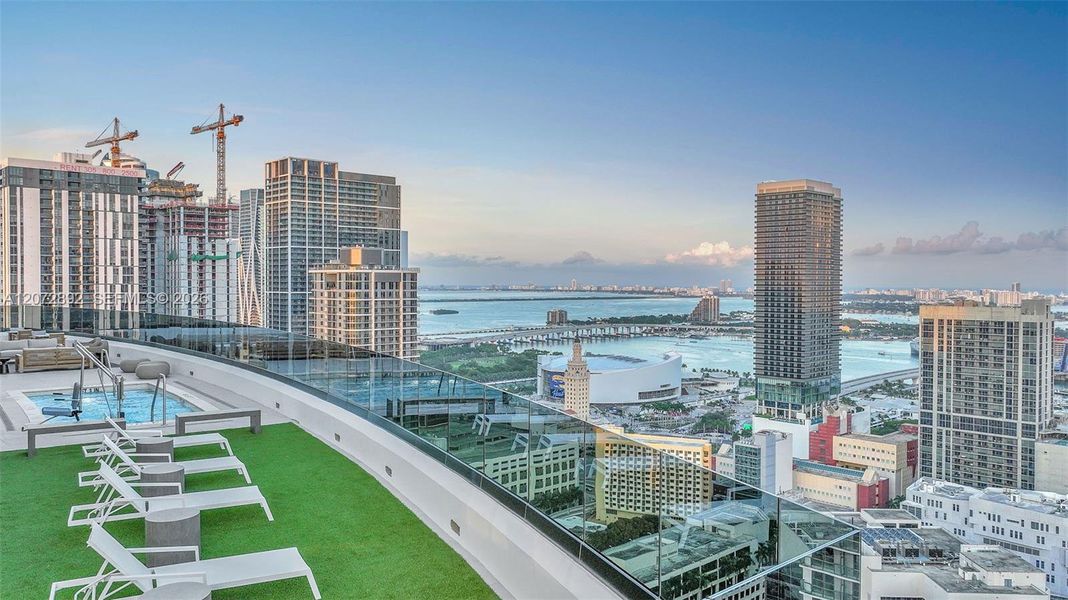 Condo located in Miami, FL showcasing its design and architecture (Image 29).