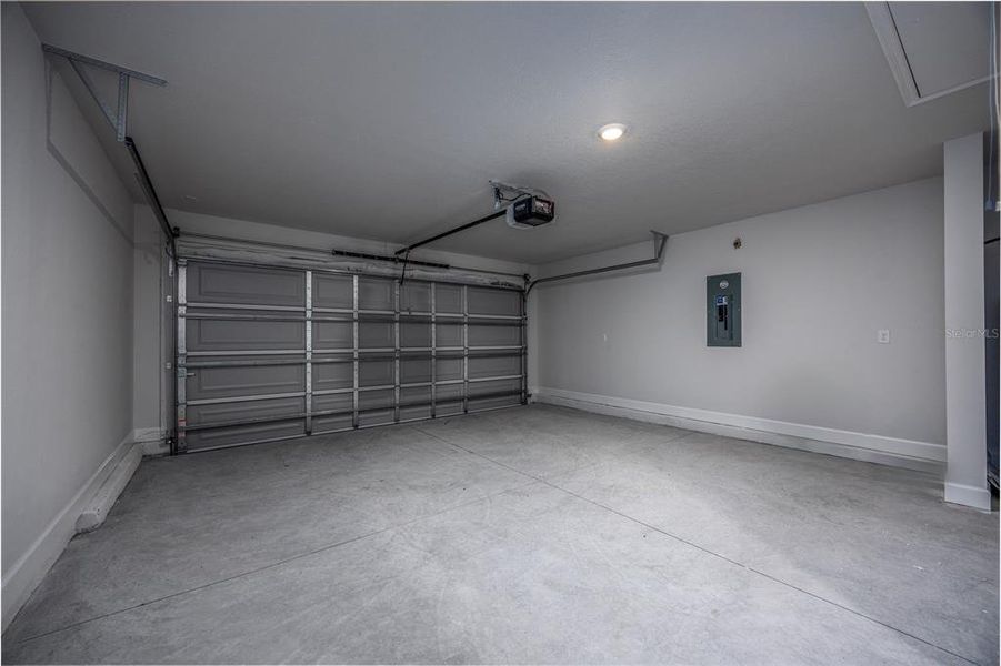 Spacious, unfurnished interior of a new home in Country Way South, Newberry (Image 18).