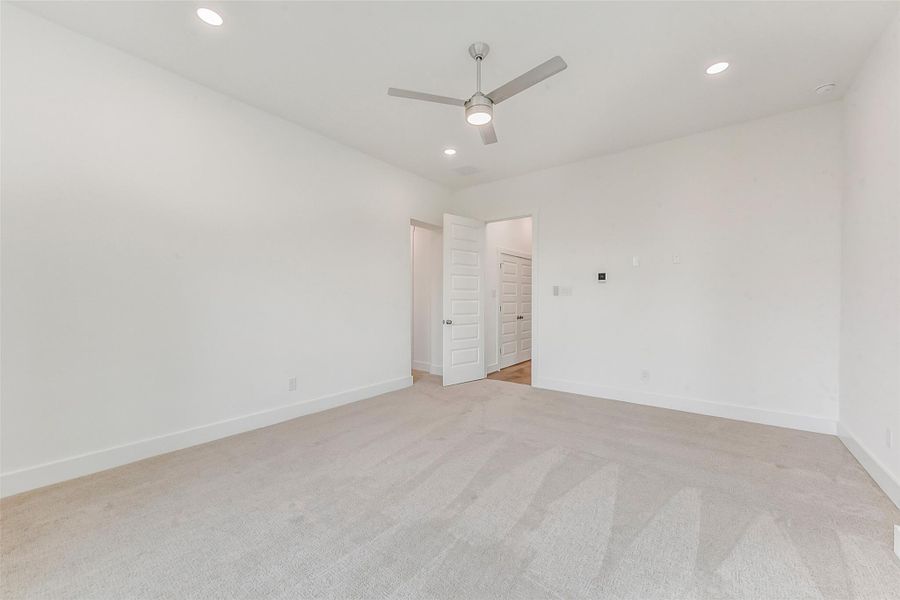 Spacious, unfurnished interior of a new home in , Houston (Image 13).