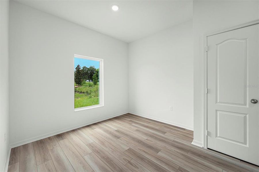 Spacious, unfurnished interior of a new home in Tula Parc, Astatula (Image 13).