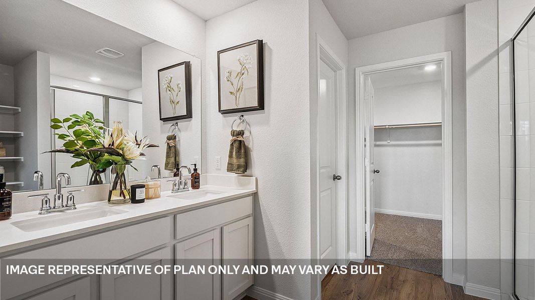 Furnished interior view inside a new home in Thunder Rock, Marble Falls (Image 26).